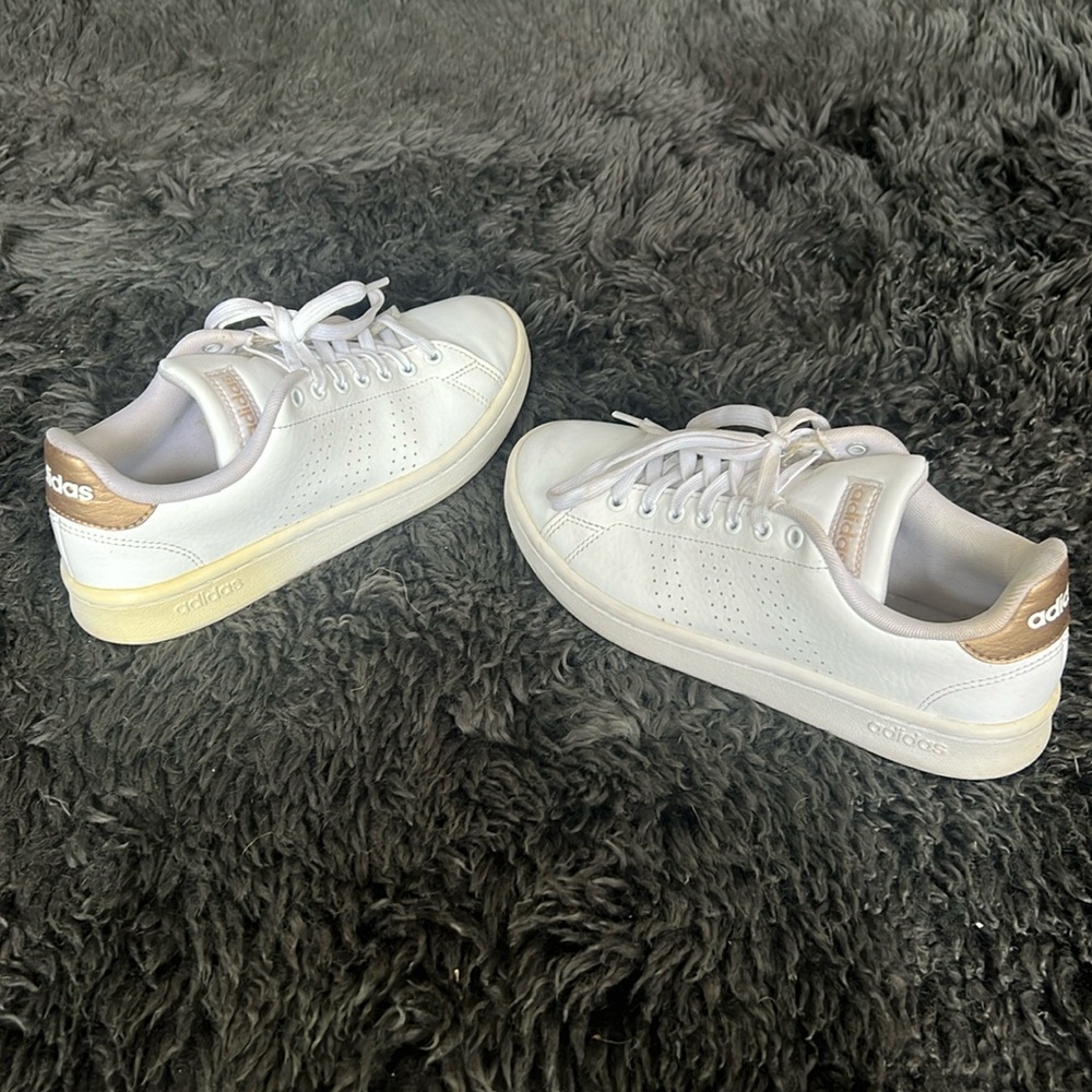 Unisex Adidas White & Gold Stan Smith Sneakers Athletic Shoes Mens 5 Womens 6.5